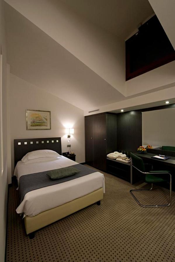 Arli Hotel Business And Wellness Bergamo Exteriör bild